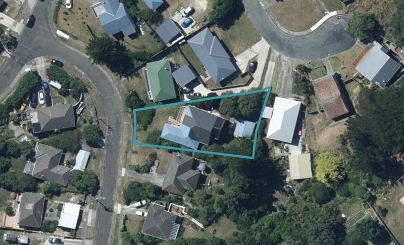 5 Spur Grove, Titahi Bay, Porirua - Carousel 1