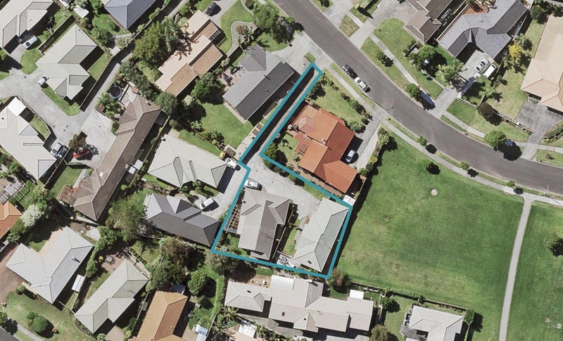 2/24 West Fairway, Golflands, Auckland - Carousel 1