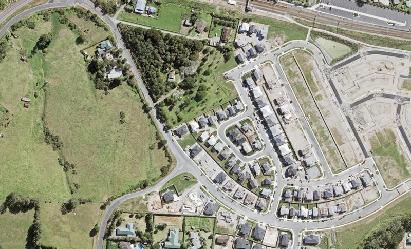 24 Arthur Rolfe Lane, Swanson, Auckland - Carousel 1