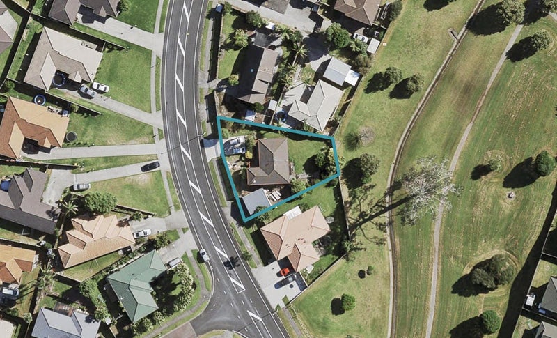 51 Etherton Drive, Weymouth, Auckland - Carousel 1