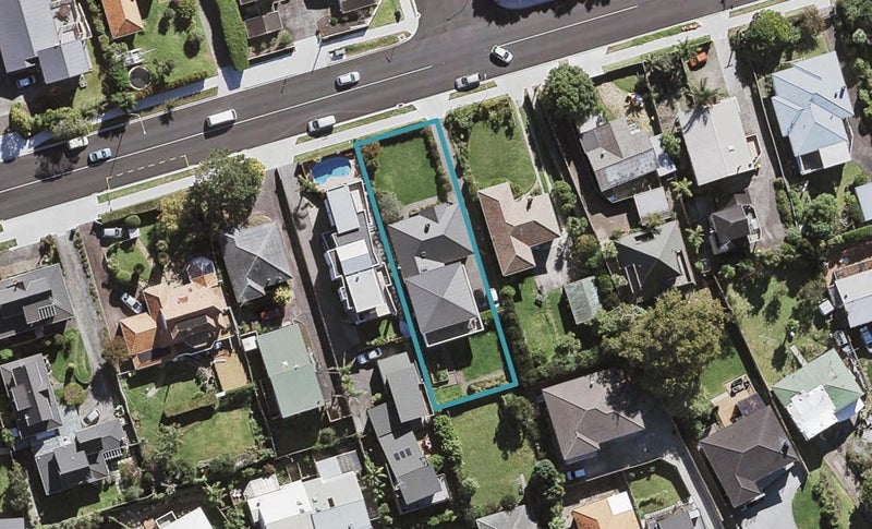 13 Pupuke Road, Birkenhead, Auckland - Carousel 1