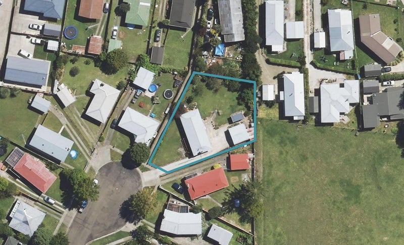 11 Dennis Street, Outer Kaiti, Gisborne - Carousel 1