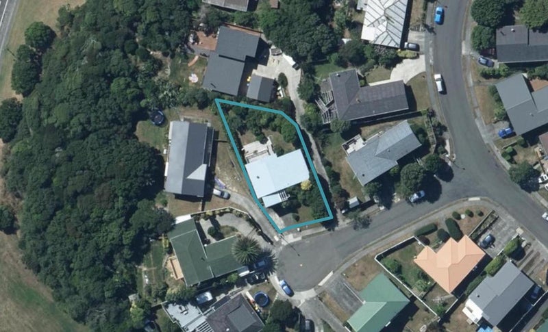 6 Ayr Place, Papakowhai, Porirua - Carousel 1
