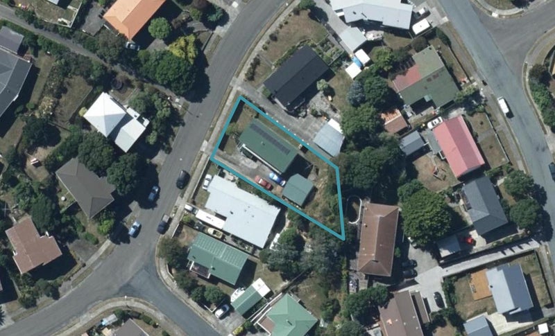 5 Pennant Grove, Titahi Bay, Porirua - Carousel 1