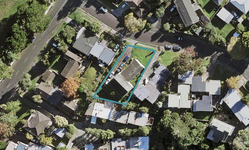 3/3 Orcades Place, Lynfield, Auckland - Carousel 1
