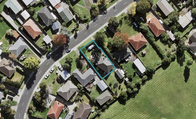 93A Kervil Avenue, Te Atatu Peninsula, Auckland - Carousel 1