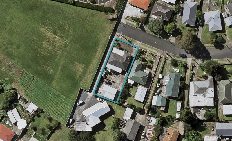 22 Wroughton Crescent, Otara, Auckland - Carousel 1