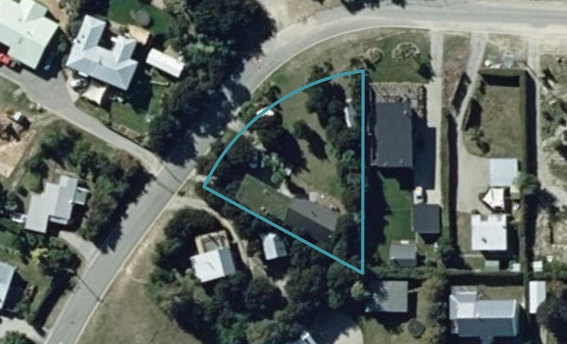 8 Flora Dora Parade, Lake Hawea, Wanaka - Carousel 1