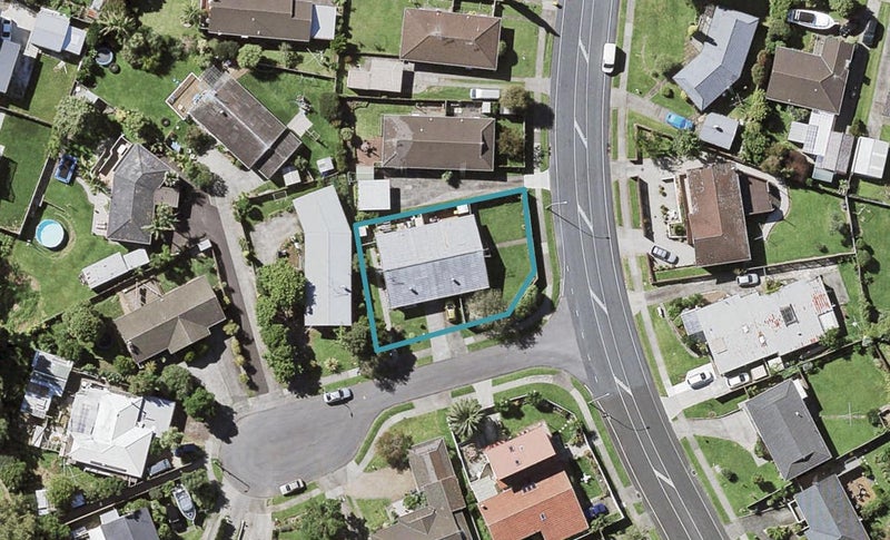 1/1 Hemsway Place, Sunnyhills, Auckland - Carousel 1