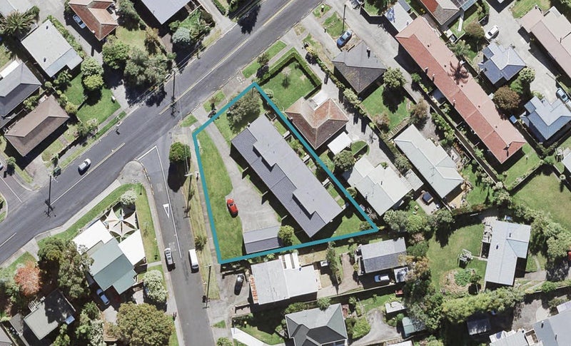 2/156 Hutchinson Avenue, New Lynn, Auckland - Carousel 1