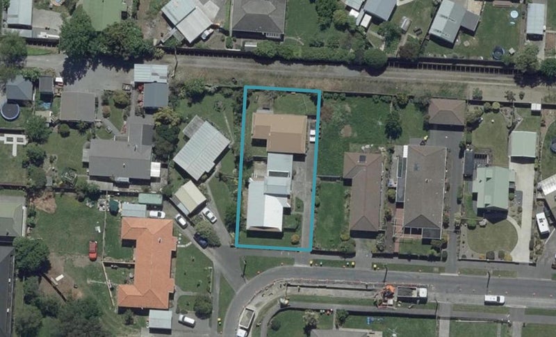 1/11 Momorangi Crescent, Redwood, Christchurch - Carousel 1