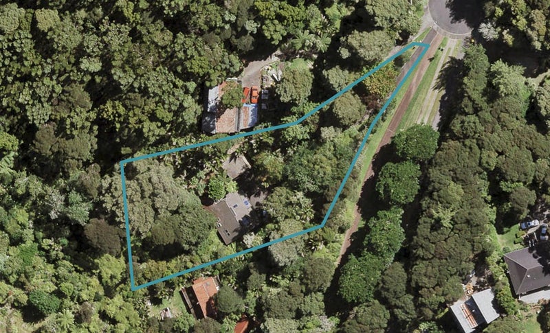 5 Waerenga Place, Titirangi, Auckland - Carousel 1