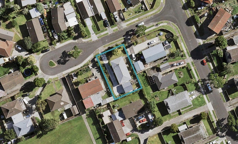 4 Dorendia Place, Clendon Park, Auckland - Carousel 1
