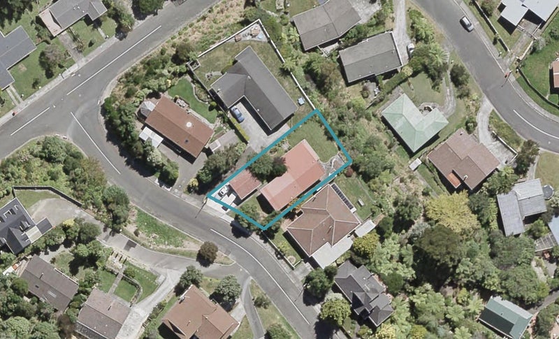 5 Dunleith Grove, Silverstream, Upper Hutt - Carousel 1