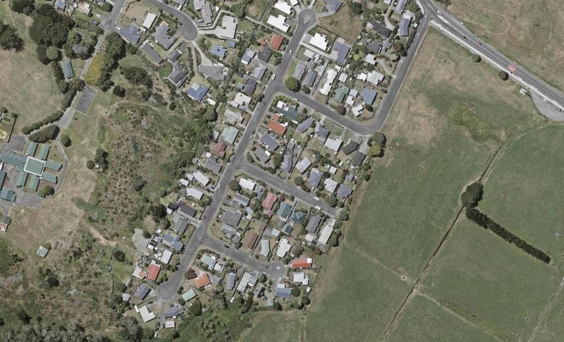 4 Yates Street, Otaki Beach, Otaki - Carousel 1