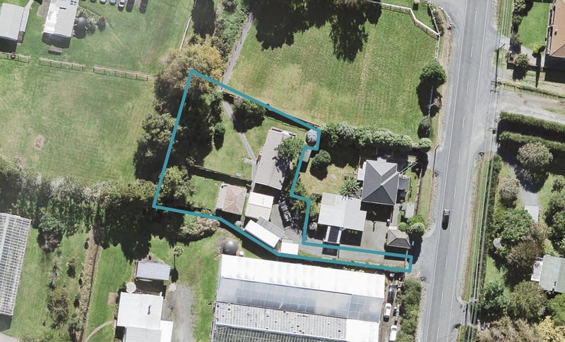 207 Riverhead Road, Kumeū - Carousel 1