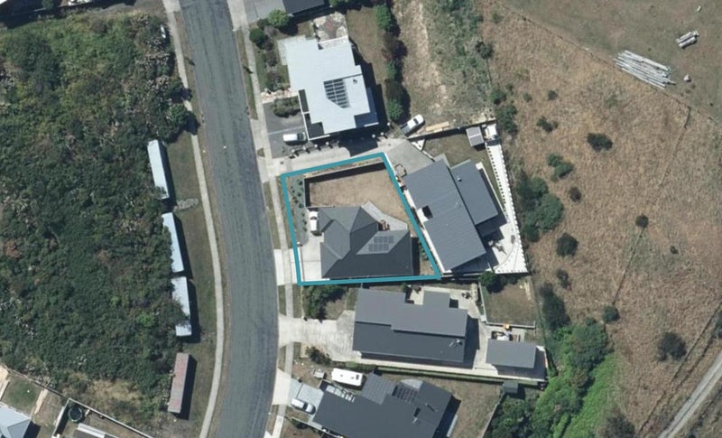 10 Mo Street, Camborne, Porirua - Carousel 1