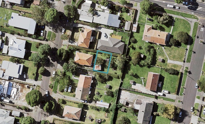 6C Waddell Avenue, Point England, Auckland - Carousel 1