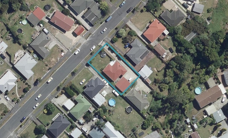18 Greta Street, Glenview, Hamilton - Carousel 1