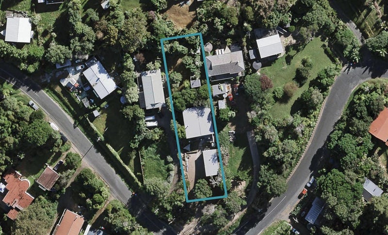 1 Karaka Road, Oneroa, Waiheke Island - Carousel 1