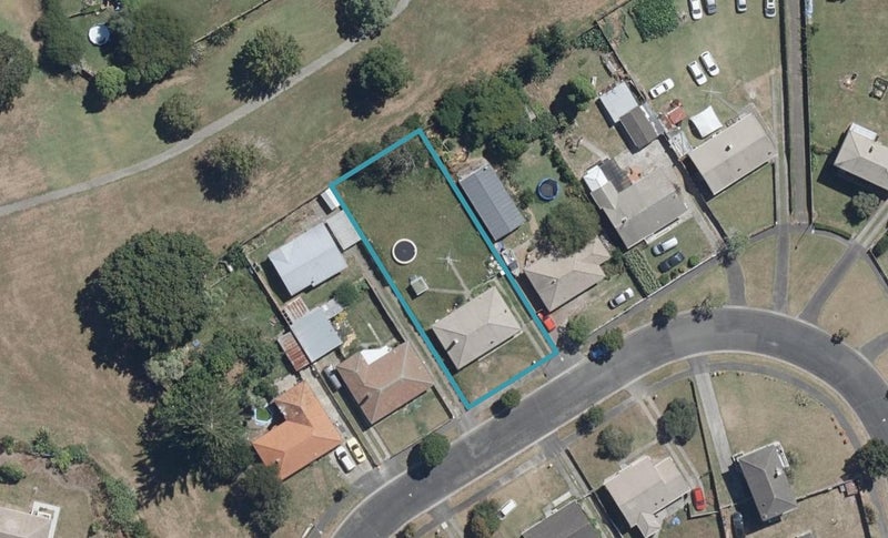 27 Ross Crescent, Fairfield, Hamilton - Carousel 1
