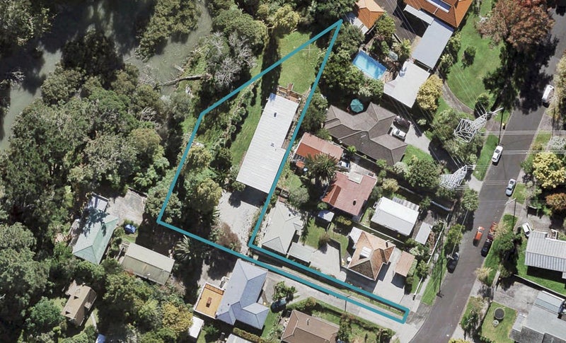 140 Lynwood Road, New Lynn, Auckland - Carousel 1