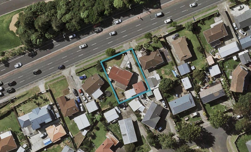 51 Te Irirangi Drive, Clover Park, Auckland - Carousel 1