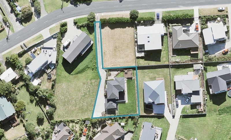 1461 Whangaparaoa Road, Army Bay, Whangaparaoa - Carousel 1