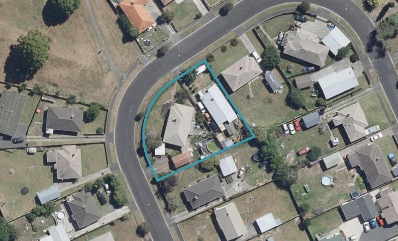 28A Paul Crescent, Fairfield, Hamilton - Carousel 1