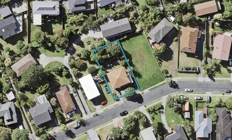 31 Wyoming Avenue, Murrays Bay, Auckland - Carousel 1