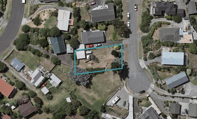 12 Pine Ridge Terrace, Waikanae Beach, Waikanae - Carousel 1