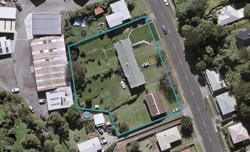 14 Seaview Road, Marfell, New Plymouth - Carousel 1