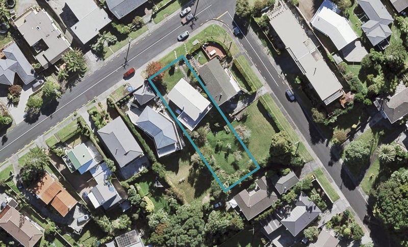 14 Hadfield Street, Beach Haven, Auckland - Carousel 1