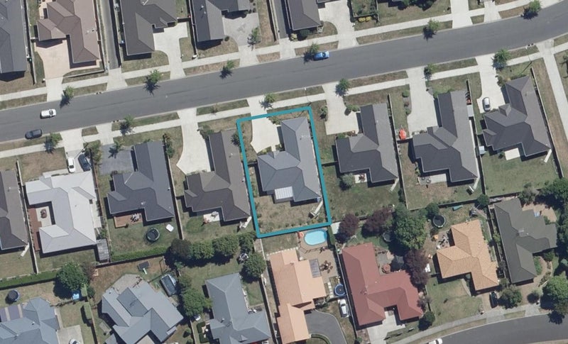 43 Cumberland Drive, Flagstaff, Hamilton - Carousel 1