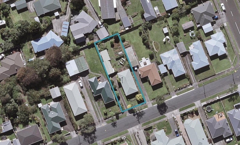 7 Turakina Street, Merrilands, New Plymouth - Carousel 1