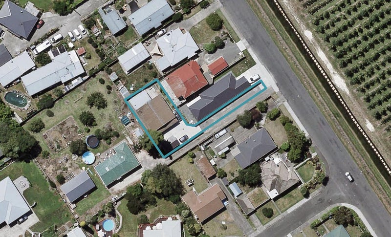 425B Collinge Road, Mayfair, Hastings - Carousel 1