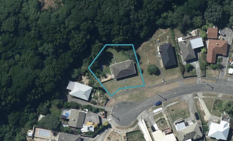 14 Ngahue Crescent, Elsdon, Porirua - Carousel 1