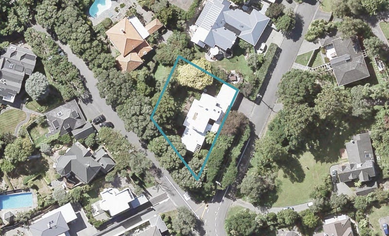 39 Cheviot Road, Lowry Bay, Lower Hutt - Carousel 1