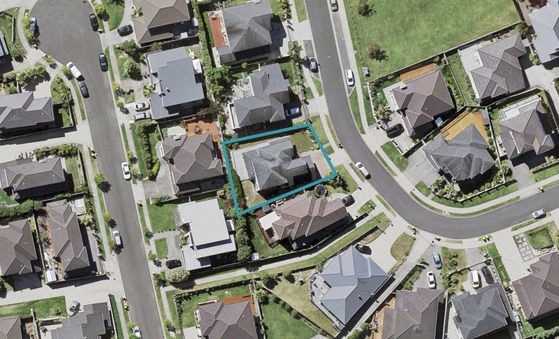 13 Mulroy Place, Pinehill, Auckland - Carousel 1