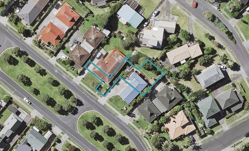 2/60 Highland Park Drive, Highland Park, Auckland - Carousel 1