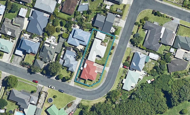5 Crescent Road, Otumoetai, Tauranga - Carousel 1