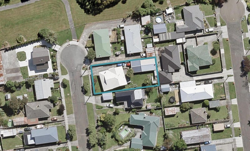 10 Poplar Grove, Ebdentown, Upper Hutt - Carousel 1