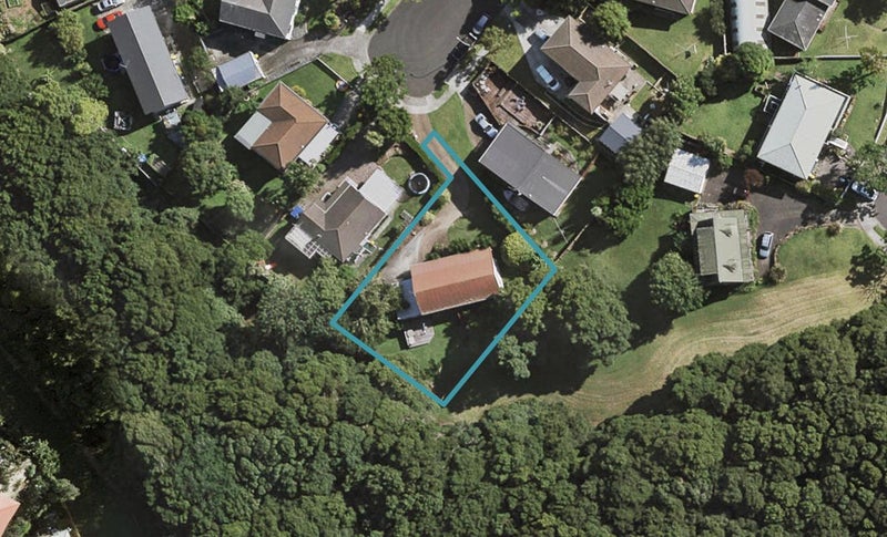 8 Caley Court, Totara Heights, Auckland - Carousel 1