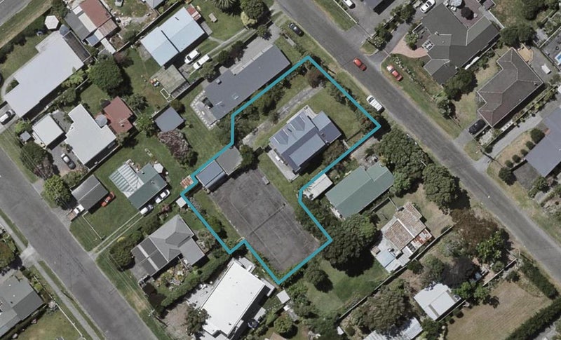 8 Hohiria Street, Waikanae Beach, Waikanae - Carousel 1