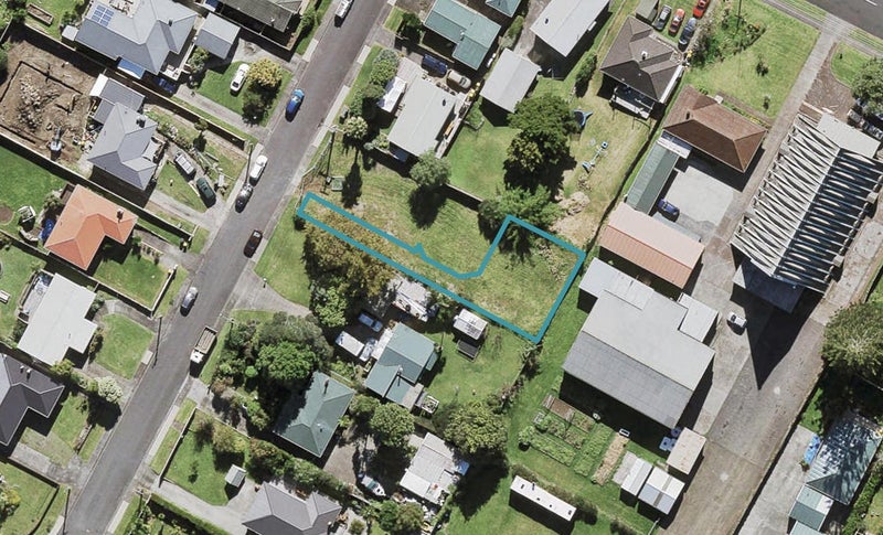 2C Edgerton Road, Te Atatū Peninsula, Auckland - Carousel 1