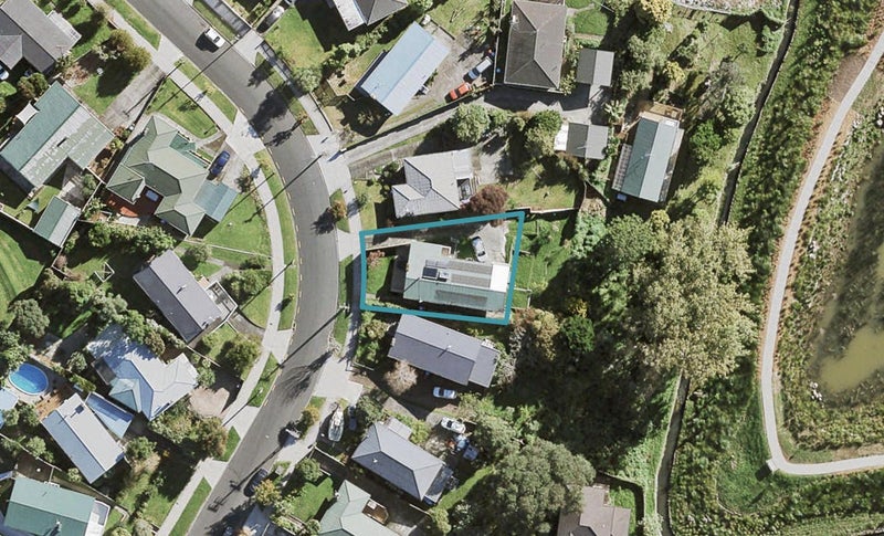 120 Methuen Road, New Windsor, Auckland - Carousel 1