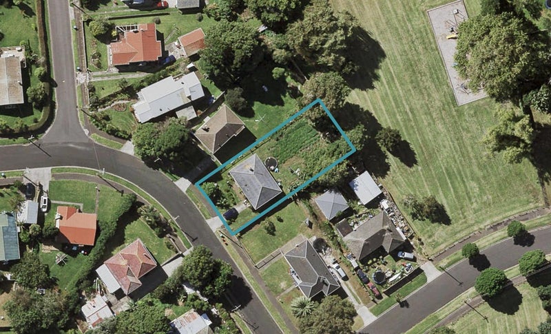 28 Taratoa Street, Point England, Auckland - Carousel 1
