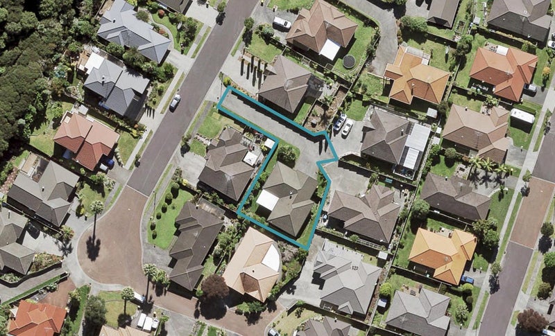 18 Carnelian Court, Westgate, Auckland - Carousel 1