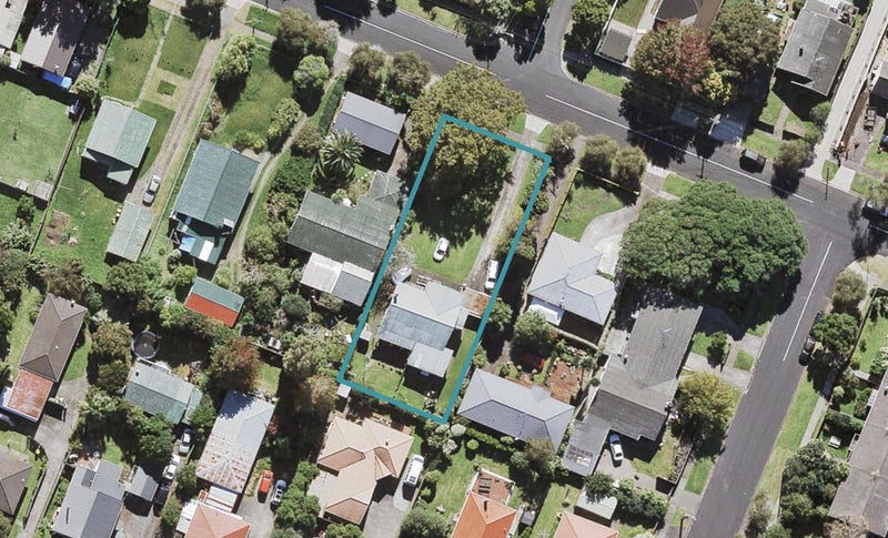 58 Miro Street, New Lynn, Auckland - Carousel 1