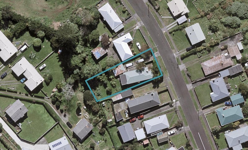 61 Banks Street, Marfell, New Plymouth - Carousel 1